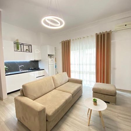 Newly Renovated One Bedroom Apartment In Tirana Exterior photo
