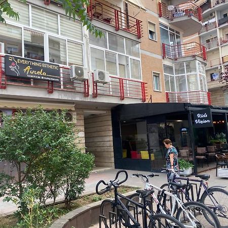 Newly Renovated One Bedroom Apartment In Tirana Exterior photo