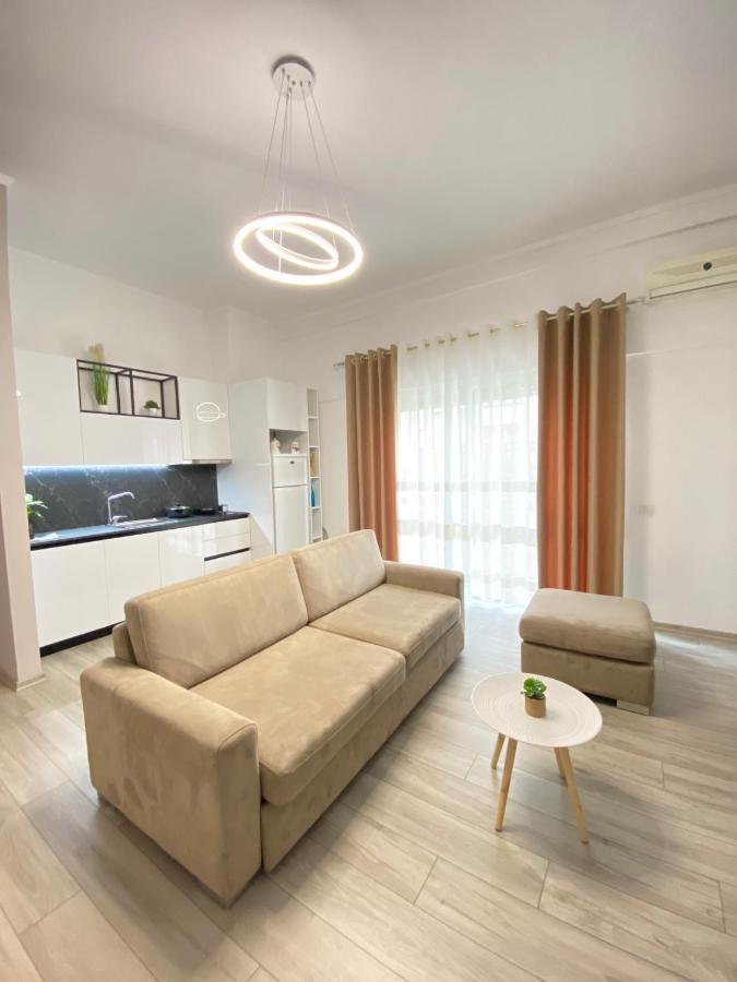 Newly Renovated One Bedroom Apartment In Tirana Exterior photo