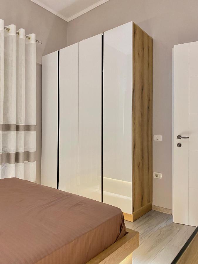 Newly Renovated One Bedroom Apartment In Tirana Exterior photo