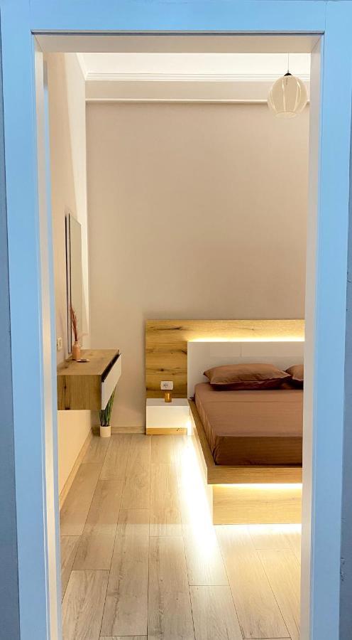 Newly Renovated One Bedroom Apartment In Tirana Exterior photo